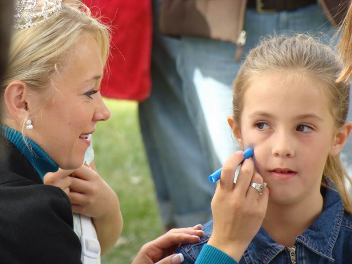 miss montana painting kayleens face....